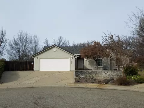 808 Paramount Way, Redding, CA 96003 photo 1
