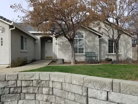 808 Paramount Way, Redding, CA 96003 photo 5