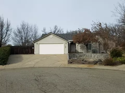 808 Paramount Way, Redding, CA 96003 photo 3