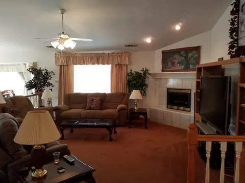 808 Paramount Way, Redding, CA 96003 photo 23