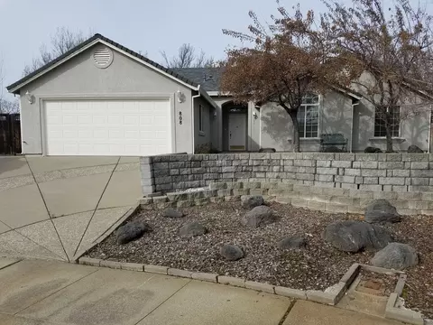 808 Paramount Way, Redding, CA 96003 photo 4