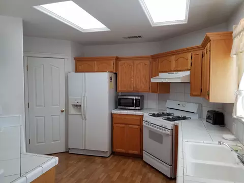 808 Paramount Way, Redding, CA 96003 photo 17