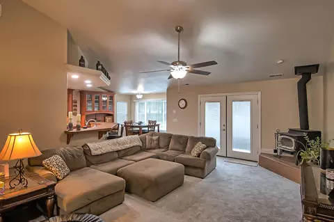 10673 Old Oregon Trl, Redding, CA 96003 photo 11