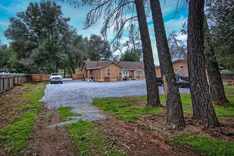 10673 Old Oregon Trl, Redding, CA 96003 photo 48