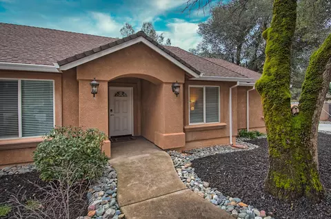 10673 Old Oregon Trl, Redding, CA 96003 photo 6