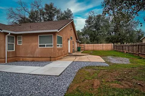 10673 Old Oregon Trl, Redding, CA 96003 photo 40