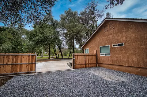 10673 Old Oregon Trl, Redding, CA 96003 photo 41