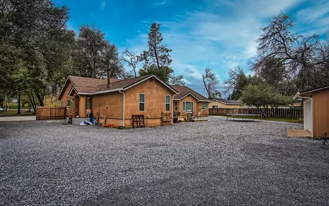 10673 Old Oregon Trl, Redding, CA 96003 photo 45