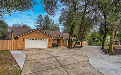 10673 Old Oregon Trl, Redding, CA 96003 photo 5