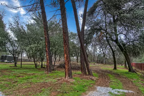 10673 Old Oregon Trl, Redding, CA 96003 photo 49