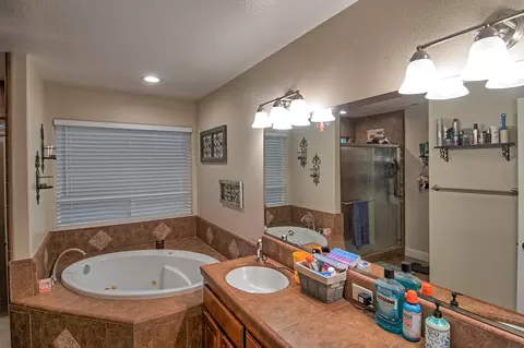 10673 Old Oregon Trl, Redding, CA 96003 photo 28