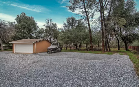 10673 Old Oregon Trl, Redding, CA 96003 photo 47