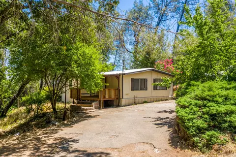 13951 Shangrila Dr, Redding, CA 96003 photo 1