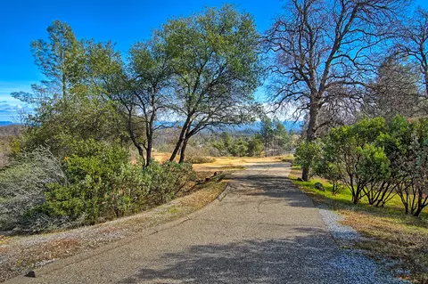 15115 Middletown Park Dr, Redding, CA 96001 photo 1
