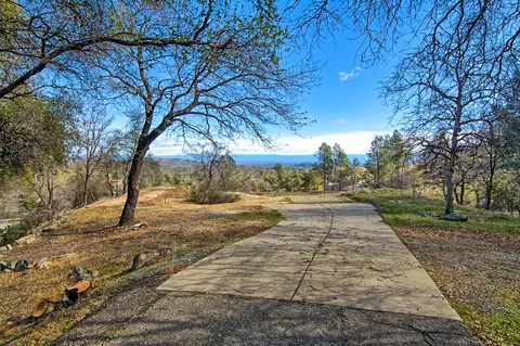 15115 Middletown Park Dr, Redding, CA 96001 photo 2