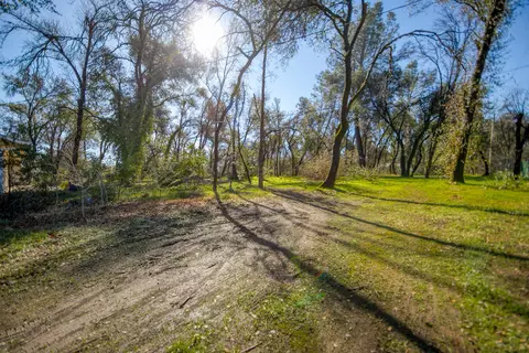 8442 Ranchette Dr, Redding, CA 96001 photo 3