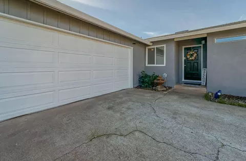 2211 Jonquil Way, Redding, CA 96002 photo 3
