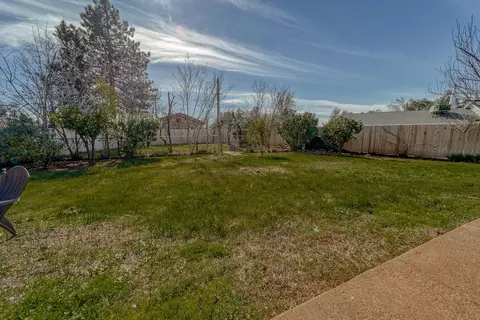 2211 Jonquil Way, Redding, CA 96002 photo 27