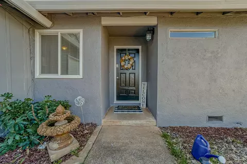 2211 Jonquil Way, Redding, CA 96002 photo 4