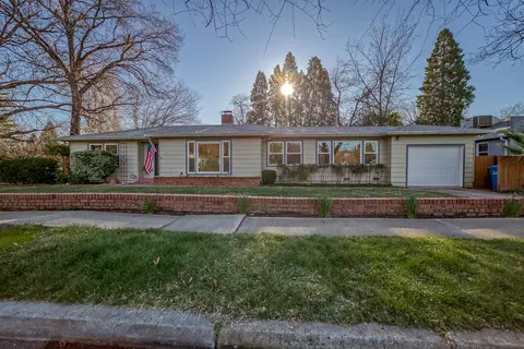 709 Delta St, Redding, CA 96003 photo 3