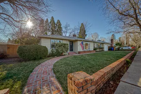 709 Delta St, Redding, CA 96003 photo 2