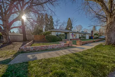 709 Delta St, Redding, CA 96003 photo 1