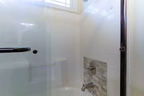 2323 Suzette Ave, Redding, CA 96002 photo 27