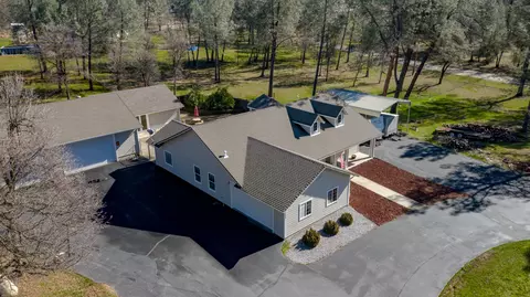 11733 Helena Dr, Redding, CA 96003 photo 2