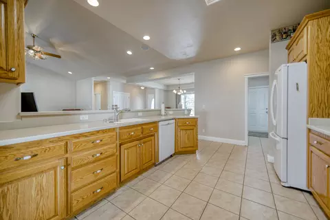 11733 Helena Dr, Redding, CA 96003 photo 25