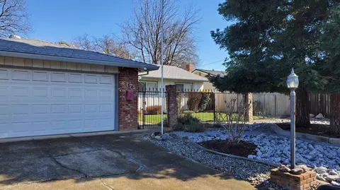 6475 Kimberly Dr, Redding, CA 96001 photo 1