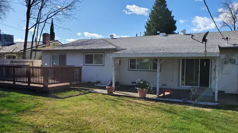 6475 Kimberly Dr, Redding, CA 96001 photo 2