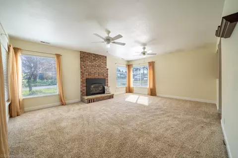 2390 North Dr, Redding, CA 96001 photo 15