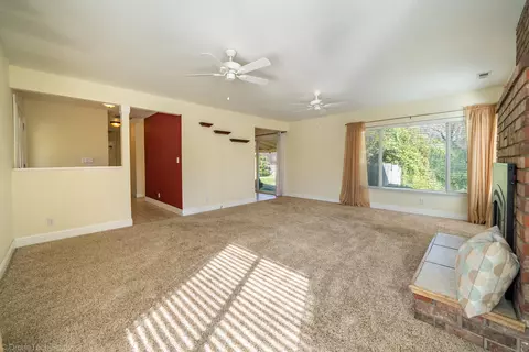 2390 North Dr, Redding, CA 96001 photo 8