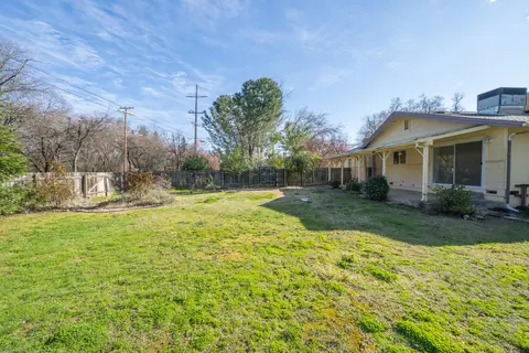 2390 North Dr, Redding, CA 96001 photo 52