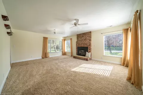 2390 North Dr, Redding, CA 96001 photo 7