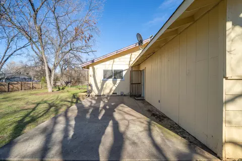 2390 North Dr, Redding, CA 96001 photo 59