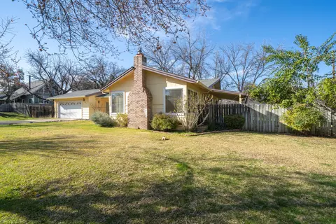 2390 North Dr, Redding, CA 96001 photo 3