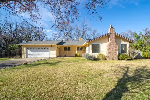 2390 North Dr, Redding, CA 96001 photo 1