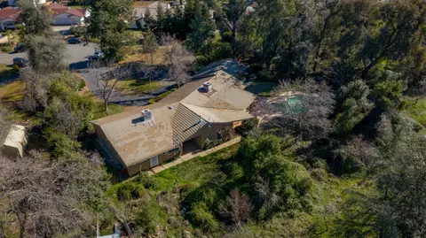 4398 Alta Campo Dr, Redding, CA 96002 photo 9