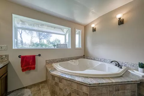 4398 Alta Campo Dr, Redding, CA 96002 photo 35