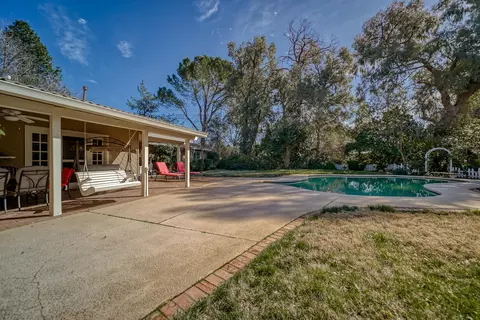 4398 Alta Campo Dr, Redding, CA 96002 photo 3