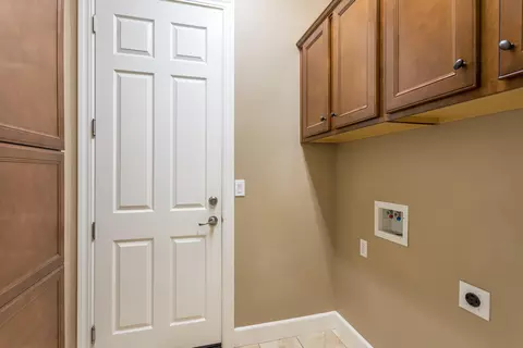 4375 Chinook Dr, Redding, CA 96002 photo 26