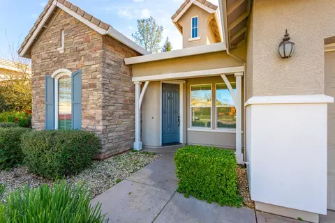 4375 Chinook Dr, Redding, CA 96002 photo 4