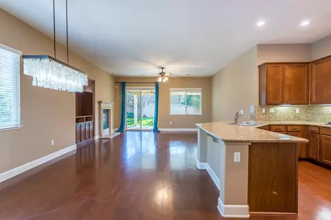 4375 Chinook Dr, Redding, CA 96002 photo 7