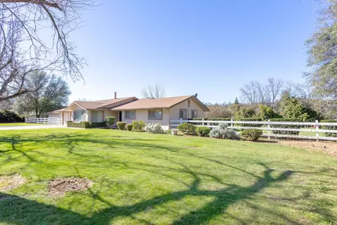 21815 Parkway Dr, Red Bluff, CA 96080 photo 2