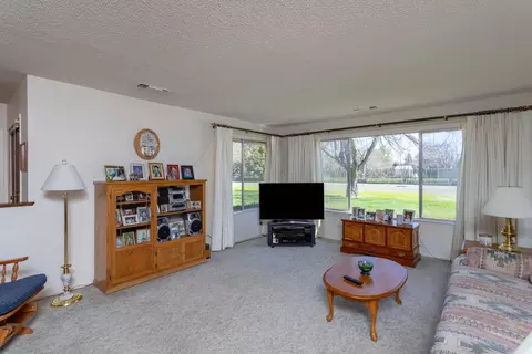 21815 Parkway Dr, Red Bluff, CA 96080 photo 6