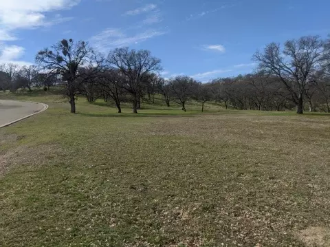 22580 Rio Robles Dr, Red Bluff, CA 96080 photo 2