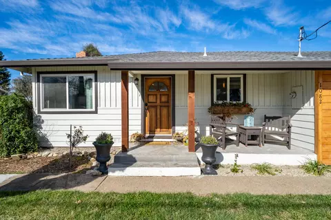 1082 De Moll, Redding, CA 96002 photo 5