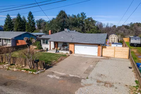 1082 De Moll, Redding, CA 96002 photo 1