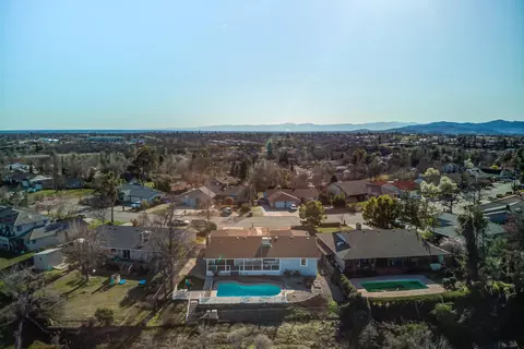 716 Collyer Dr, Redding, CA 96003 photo 5